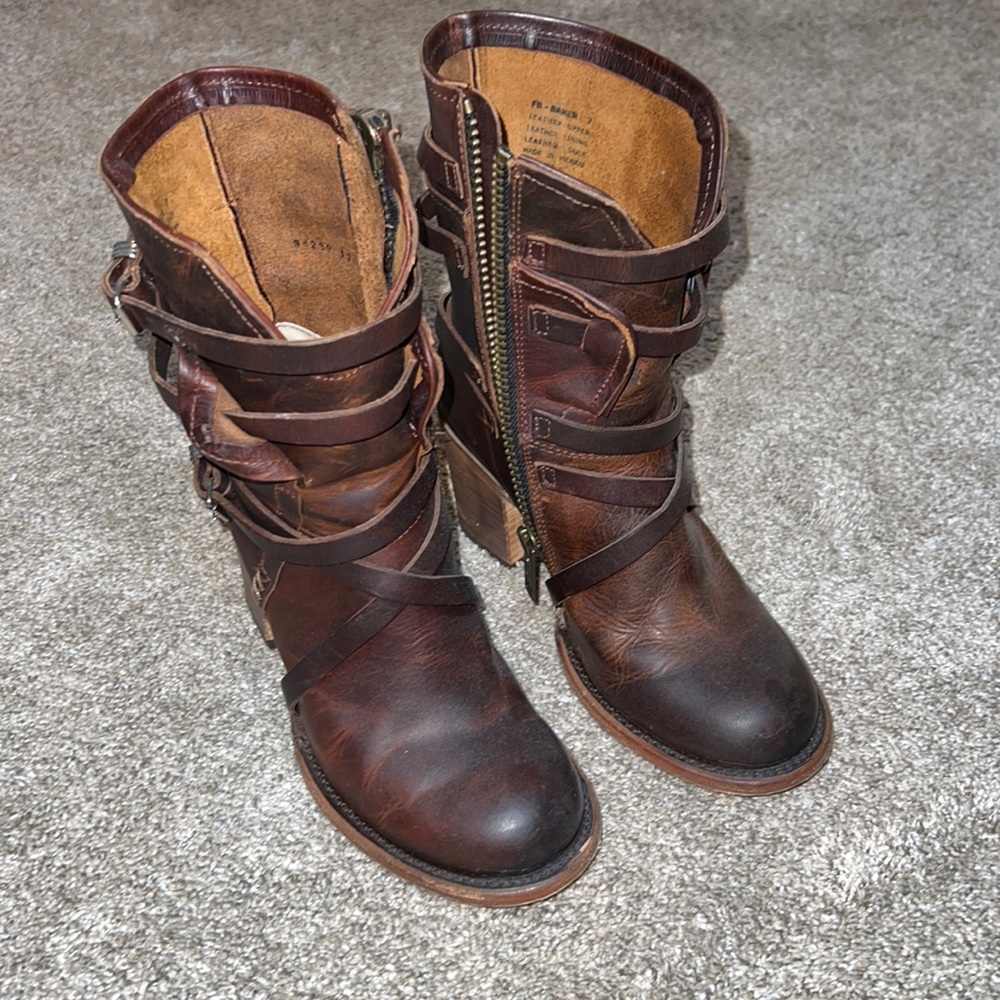 Freebies baker boots color cognac